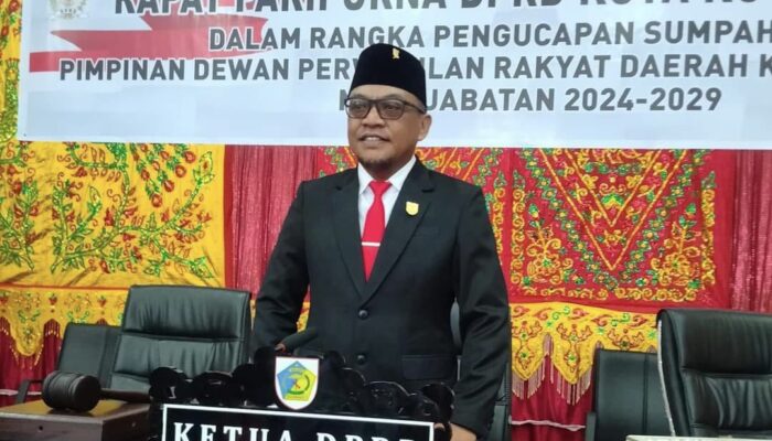 Adrianus Mokoginta Resmi Diambil Sumpah Janji Ketua DPRD Kotamobagu