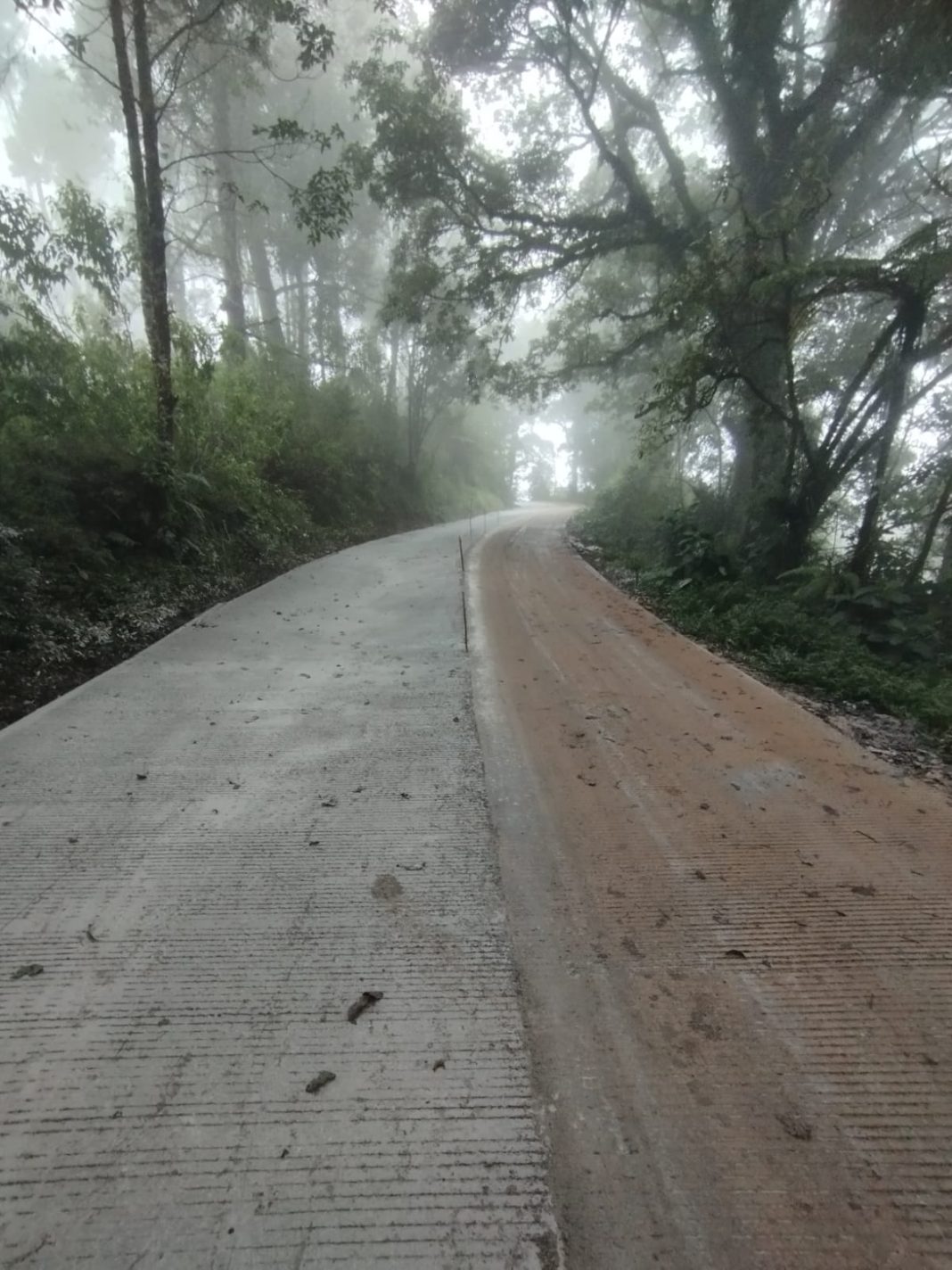 Berkat Perhatian Kang DS, Setelah 80 Tahun Indonesia Merdeka Jalan Mulus Baru Dinikmati Warga Londok
