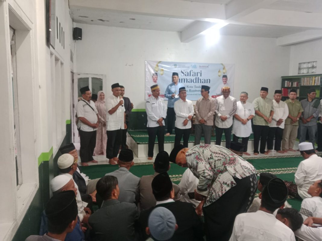 Kegiatan Safari Ramadhan 1447 H, Diky Chandra Perkenalkan Kepala Dinas Kepada Masyarakat