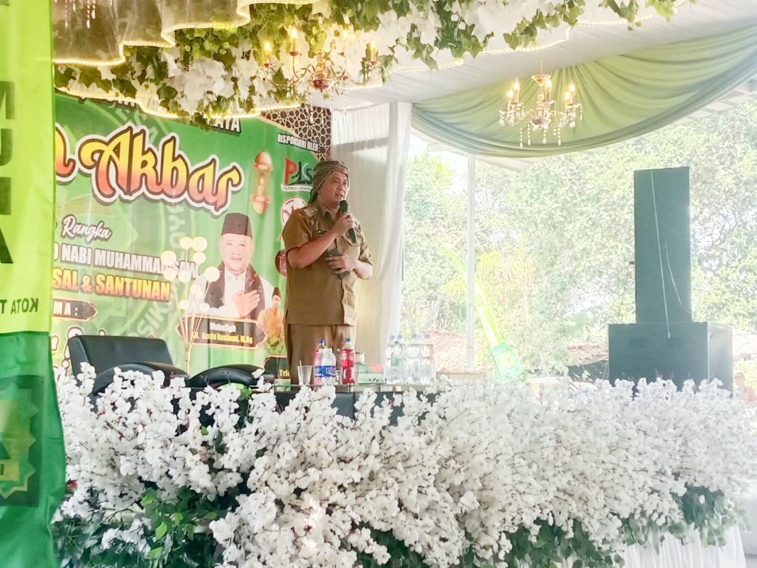 Diky Chandra : Terima Kasih Atas Kebaikan Ibu Lola dan Pak Komeng Berikan Bantuan Di Giat Santunan Di Karang Kawitan Mangkubumi