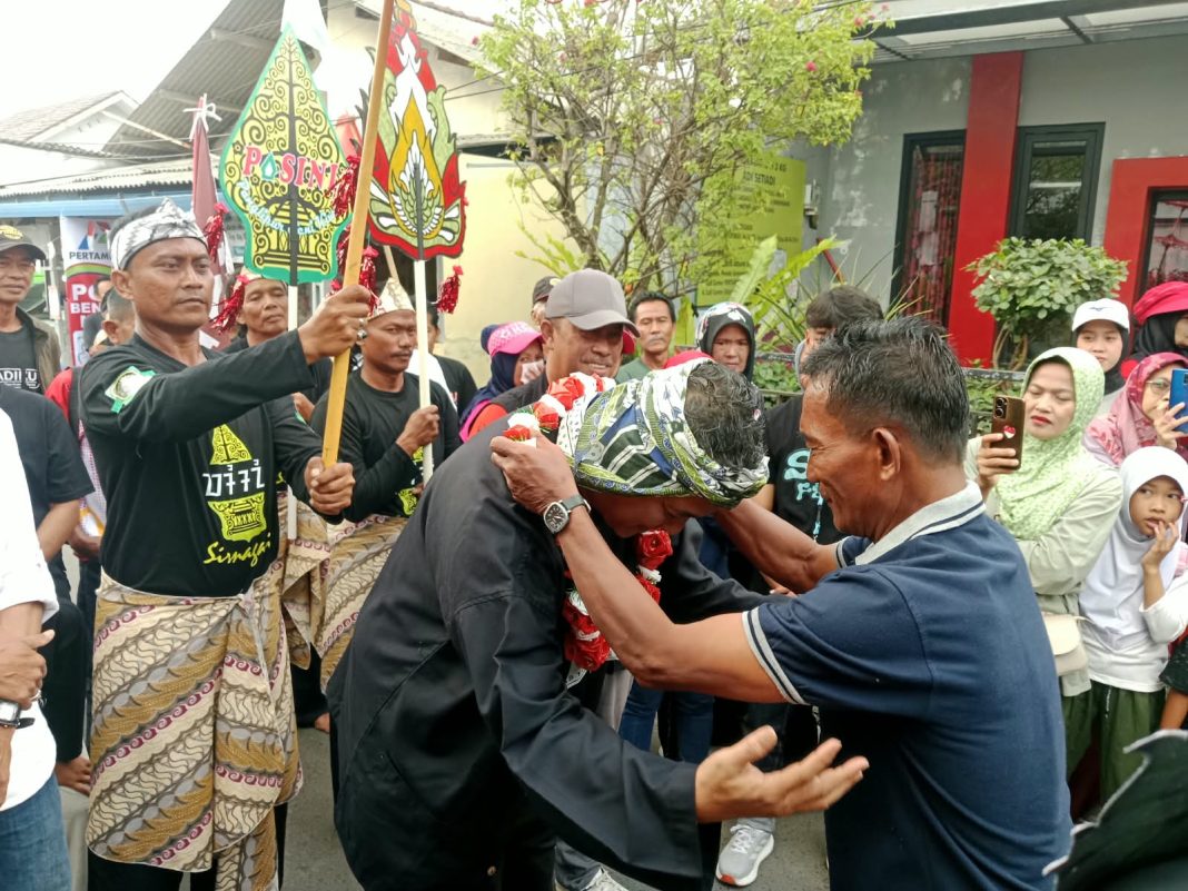 Kehadiran Wawalkot Tasik Diky Chandra Di Sirnagalih Untuk Lepas Jalan Sehat Disambut Upacara Lengser